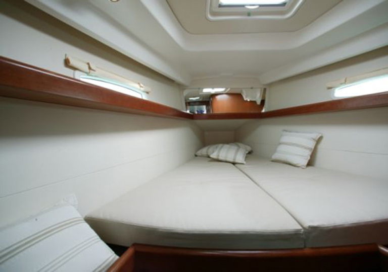 Tosca-Beneteau Oceanis 40