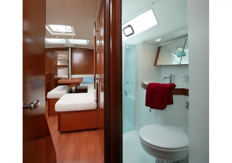 Tosca-Beneteau Oceanis 40